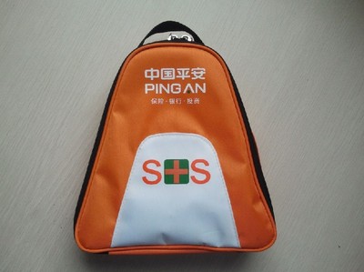 平安三角形急救包 醫(yī)用急救箱包生產(chǎn)廠家的專業(yè)解決方案與禮品贈送新選擇